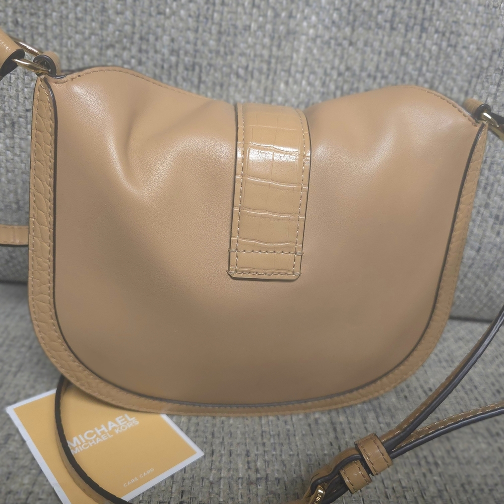 Michael Kors Tan Crossbody Bag with Gold Accent - Picture 3 of 3